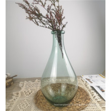 Vase en verre recyclé de fleurs de maison